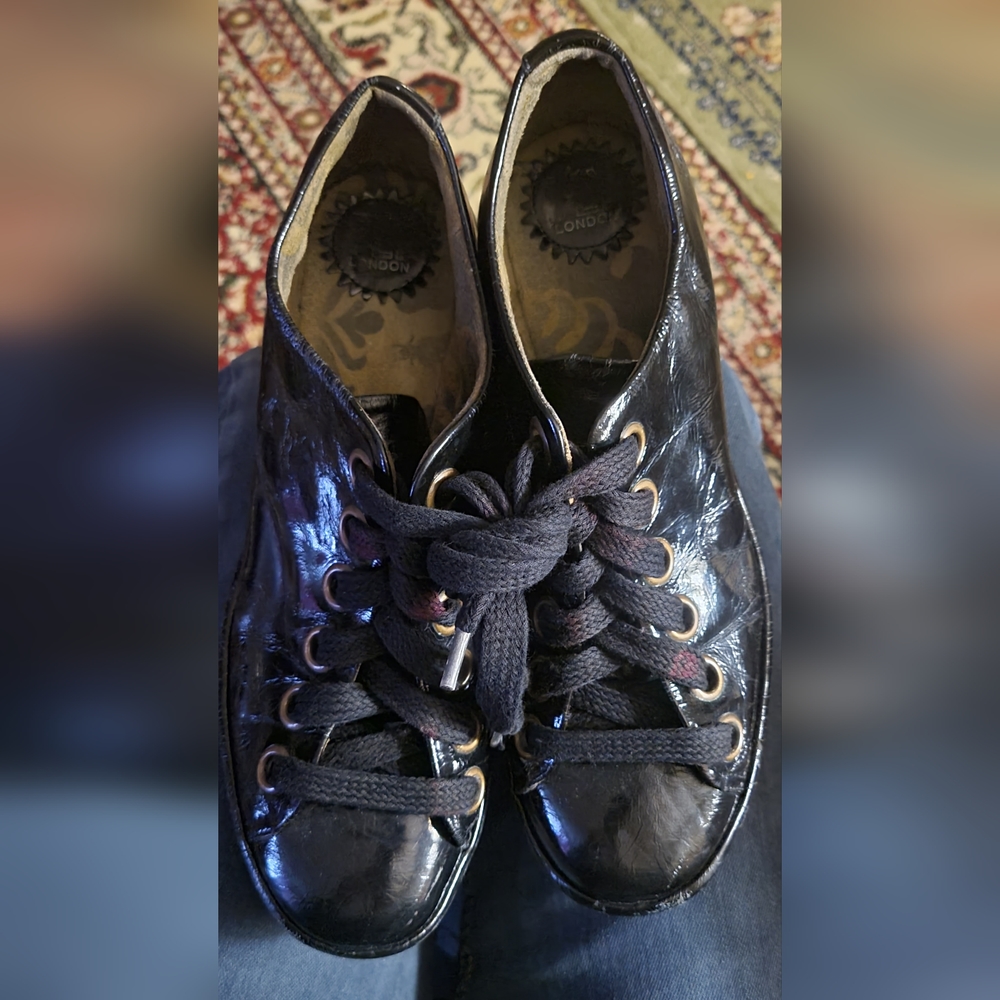 Fly London women's shoes black patent Leather size 8.5 or 40 Euro good Looking